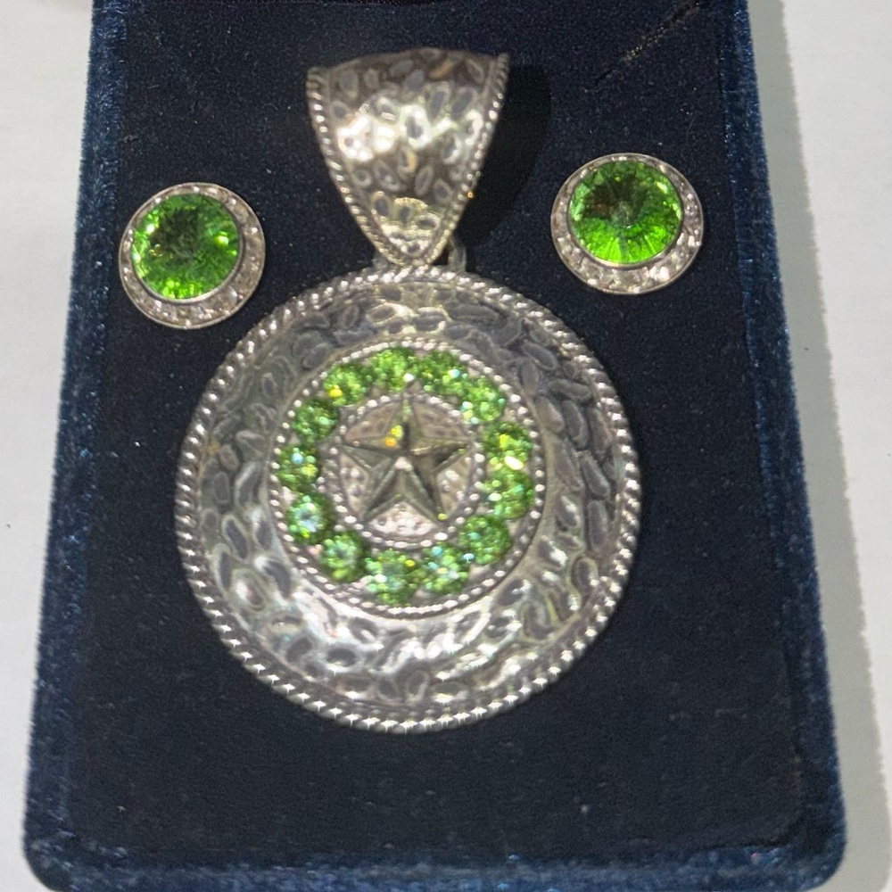 Elegant Silver and Green Jewelry Set